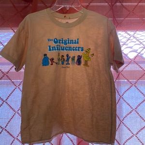Sesame Street shirt / Small (3/5)- Like New